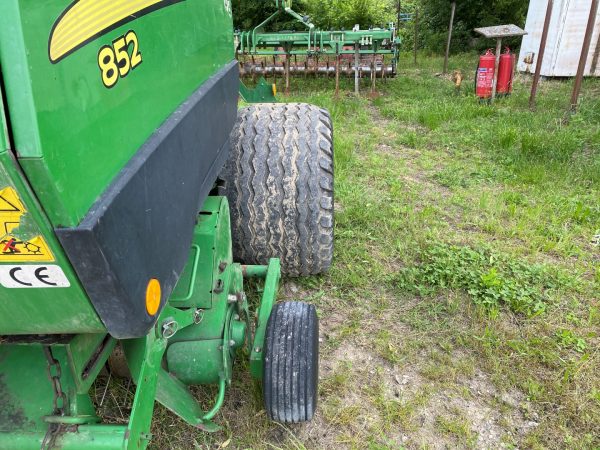 John Deere 852 bálázó - Image 19