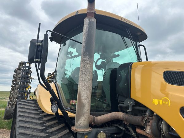 Challenger MT 765B tractor - Image 9