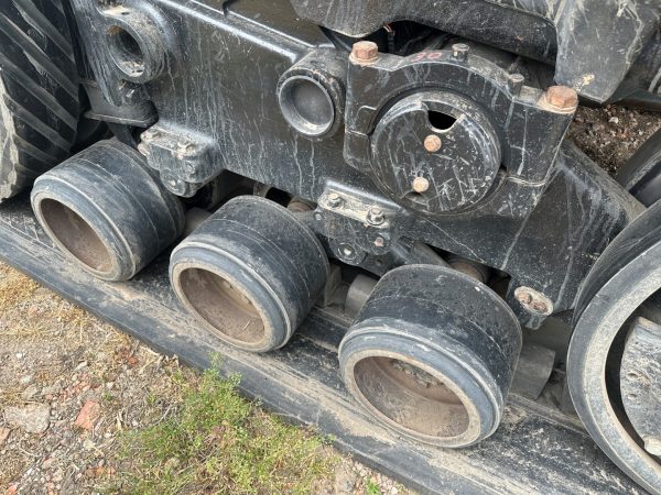 Challenger MT 765B tractor - Image 12