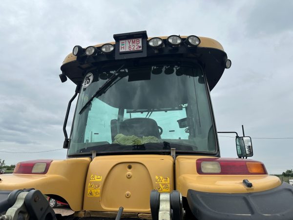 Challenger MT 765B tractor - Image 17