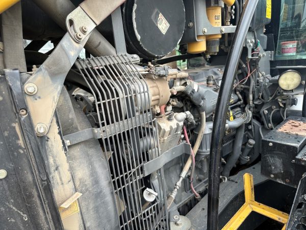 Challenger MT 765B tractor - Image 30