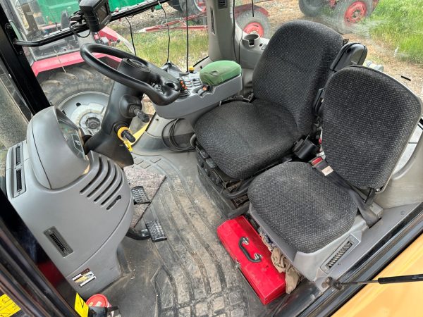Challenger MT 765B tractor - Image 32