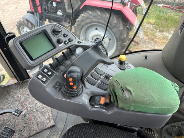 Challenger MT 765B tractor - Image 33