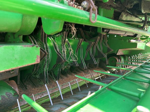 John Deere 854 MaxiCut bálázó - Image 36