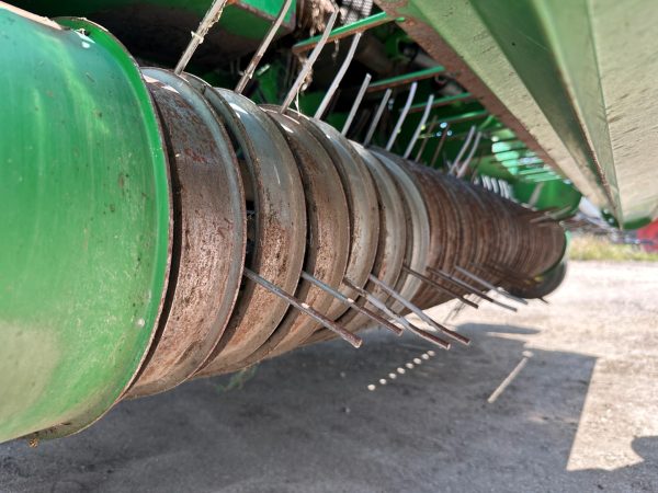 John Deere 854 MaxiCut bálázó - Image 37