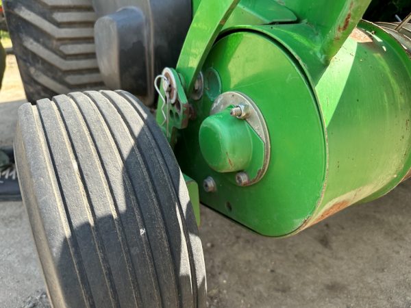 John Deere 854 MaxiCut bálázó - Image 38