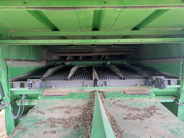 John Deere T660 kombájn - Image 10