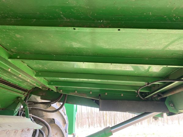 John Deere T660 kombájn - Image 17