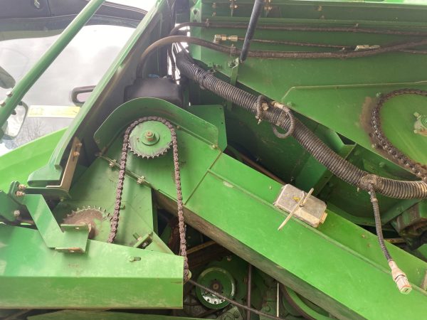 John Deere T660 kombájn - Image 22