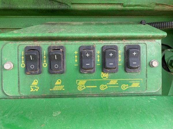 John Deere T660 kombájn - Image 24