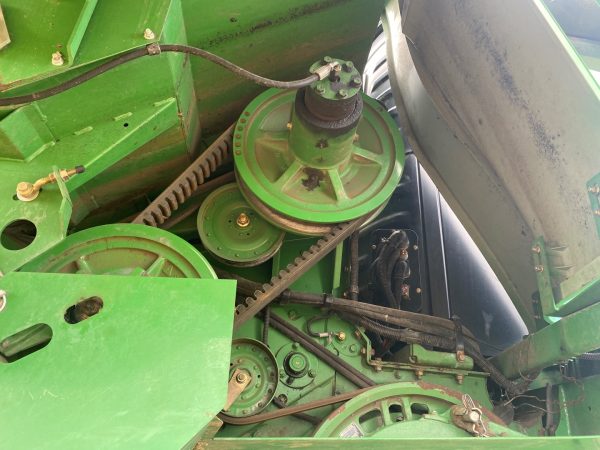 John Deere T660 kombájn - Image 25
