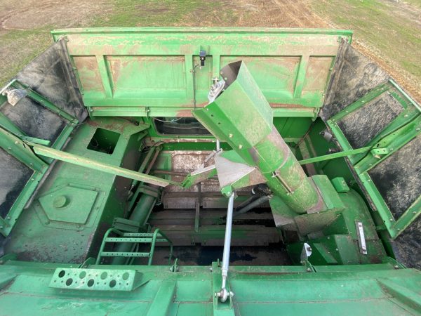 John Deere T660 kombájn - Image 30