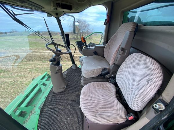 John Deere T660 kombájn - Image 31
