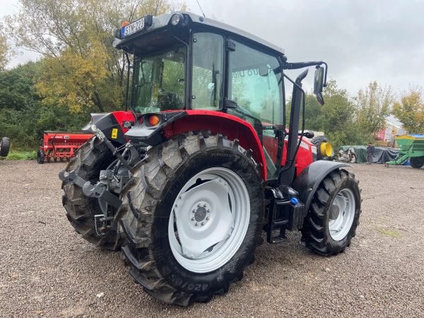 Massey Ferguson M5711 tractor - Image 6