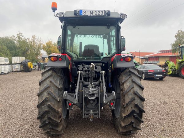 Massey Ferguson M5711 tractor - Image 7