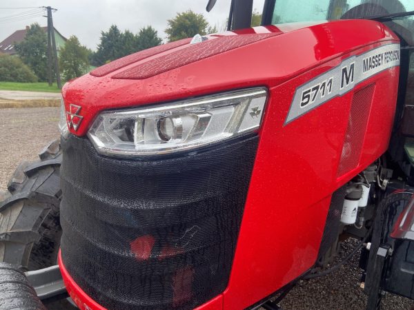 Massey Ferguson M5711 tractor - Image 12