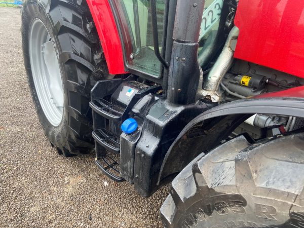 Massey Ferguson M5711 tractor - Image 14