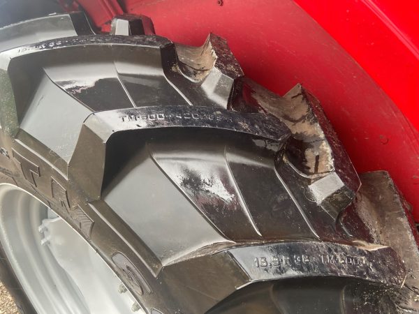 Massey Ferguson M5711 tractor - Image 17