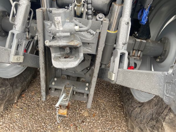 Massey Ferguson M5711 tractor - Image 20