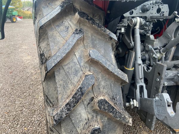 Massey Ferguson M5711 tractor - Image 24