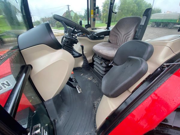 Massey Ferguson M5711 tractor - Image 28