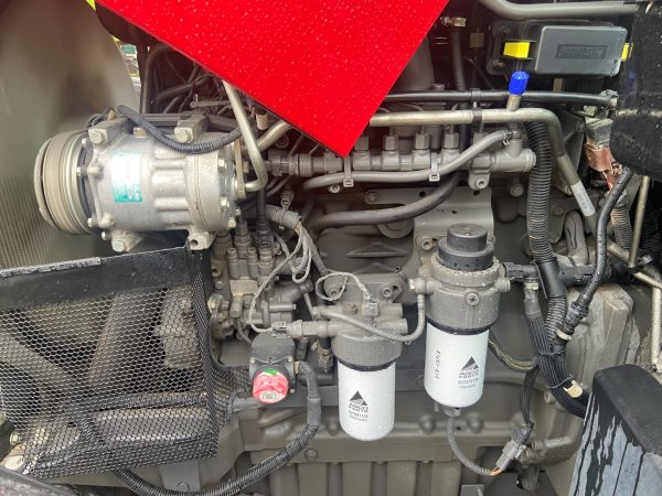 Massey Ferguson M5711 tractor - Image 41