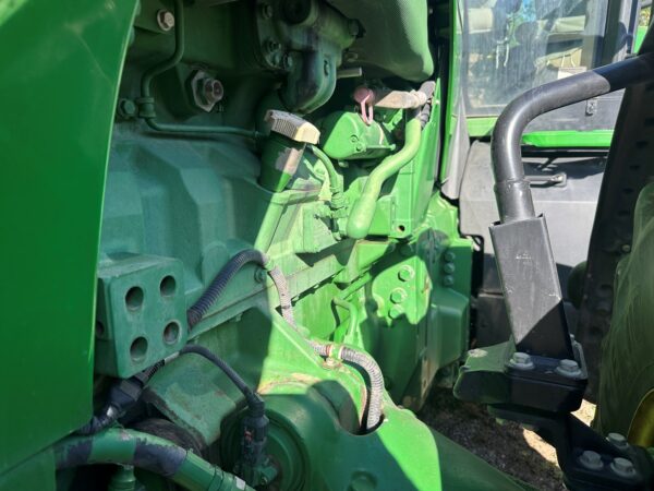 John Deere 8370R tractor - Image 10