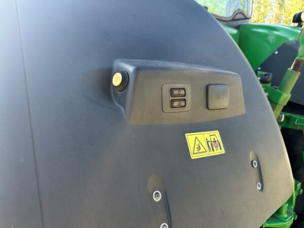John Deere 8370R tractor - Image 13