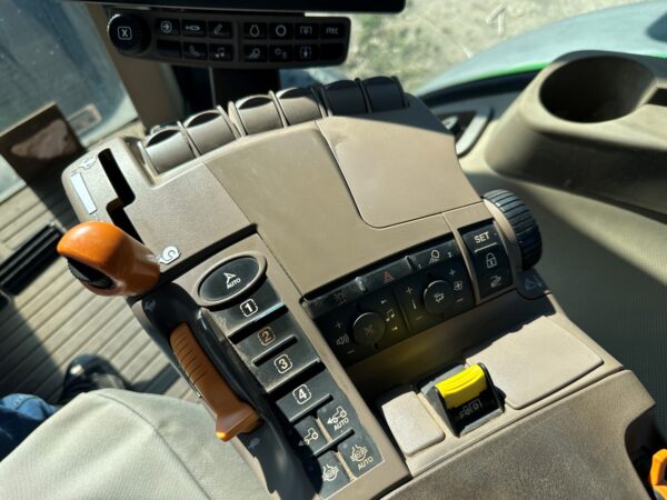John Deere 8370R tractor - Image 37